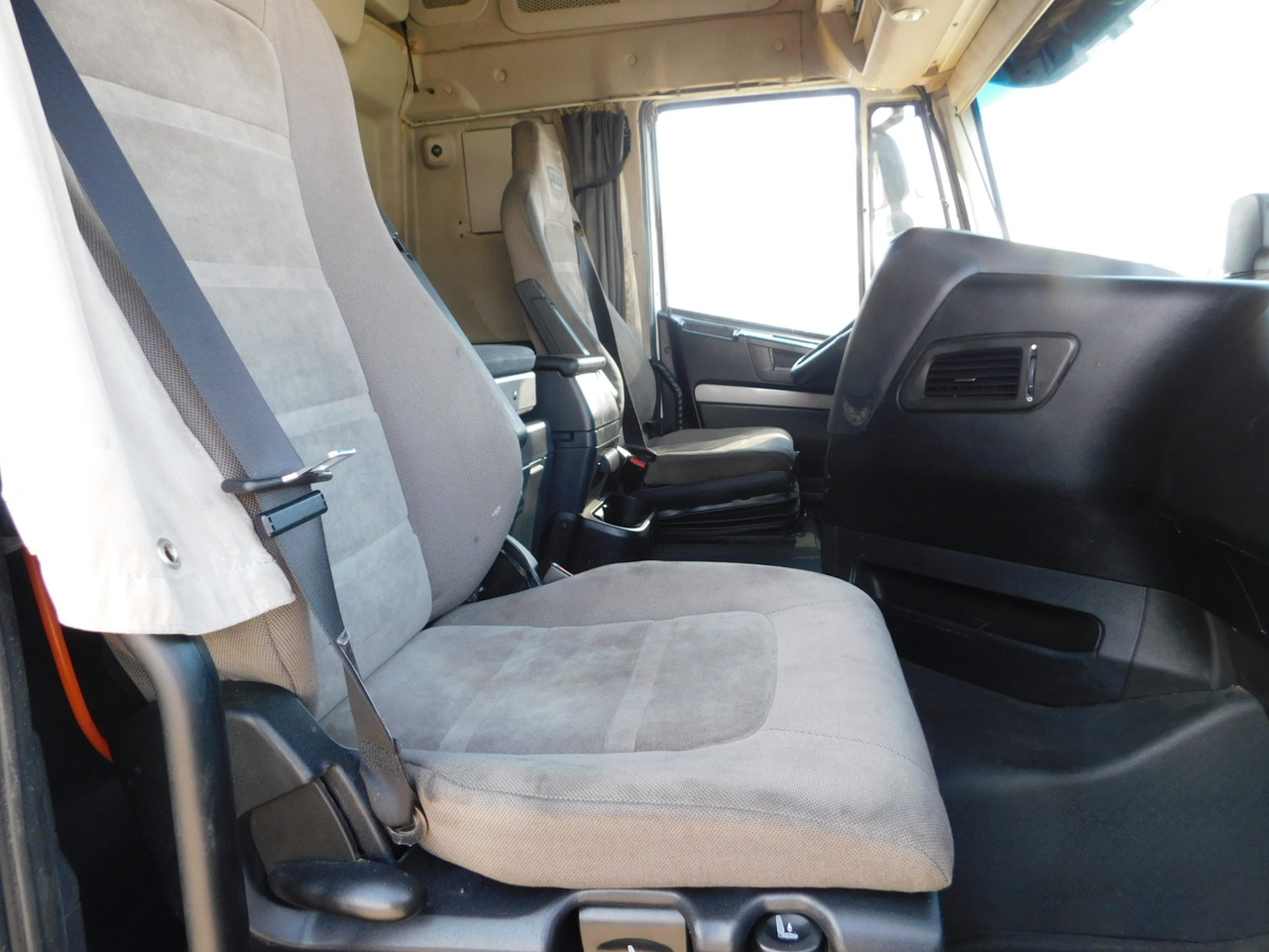 Iveco As440tp - Vilkikas: foto 5 Iveco As440tp - Vilkikas: foto 5