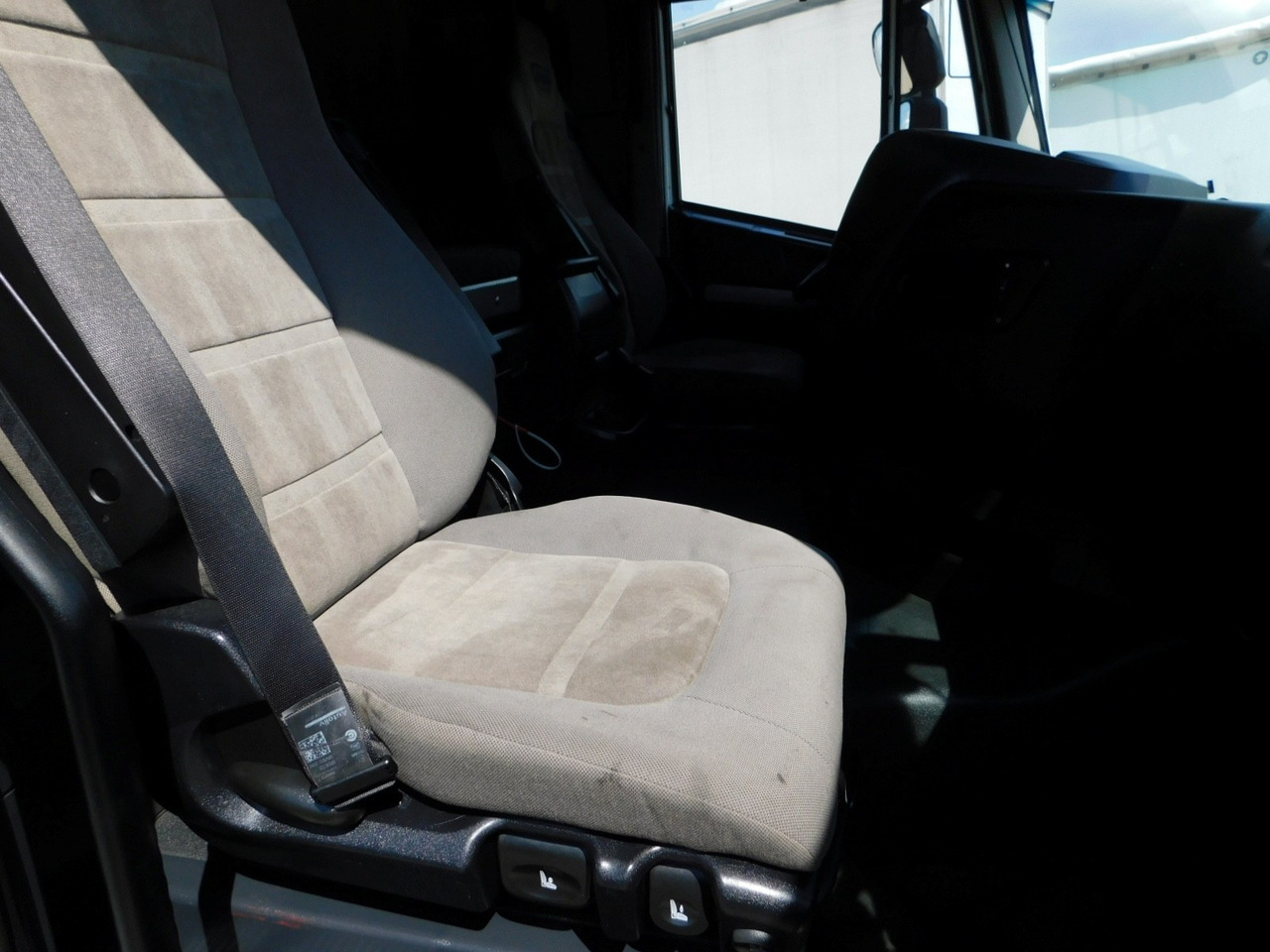 Iveco As440tp - Vilkikas: foto 5 Iveco As440tp - Vilkikas: foto 5