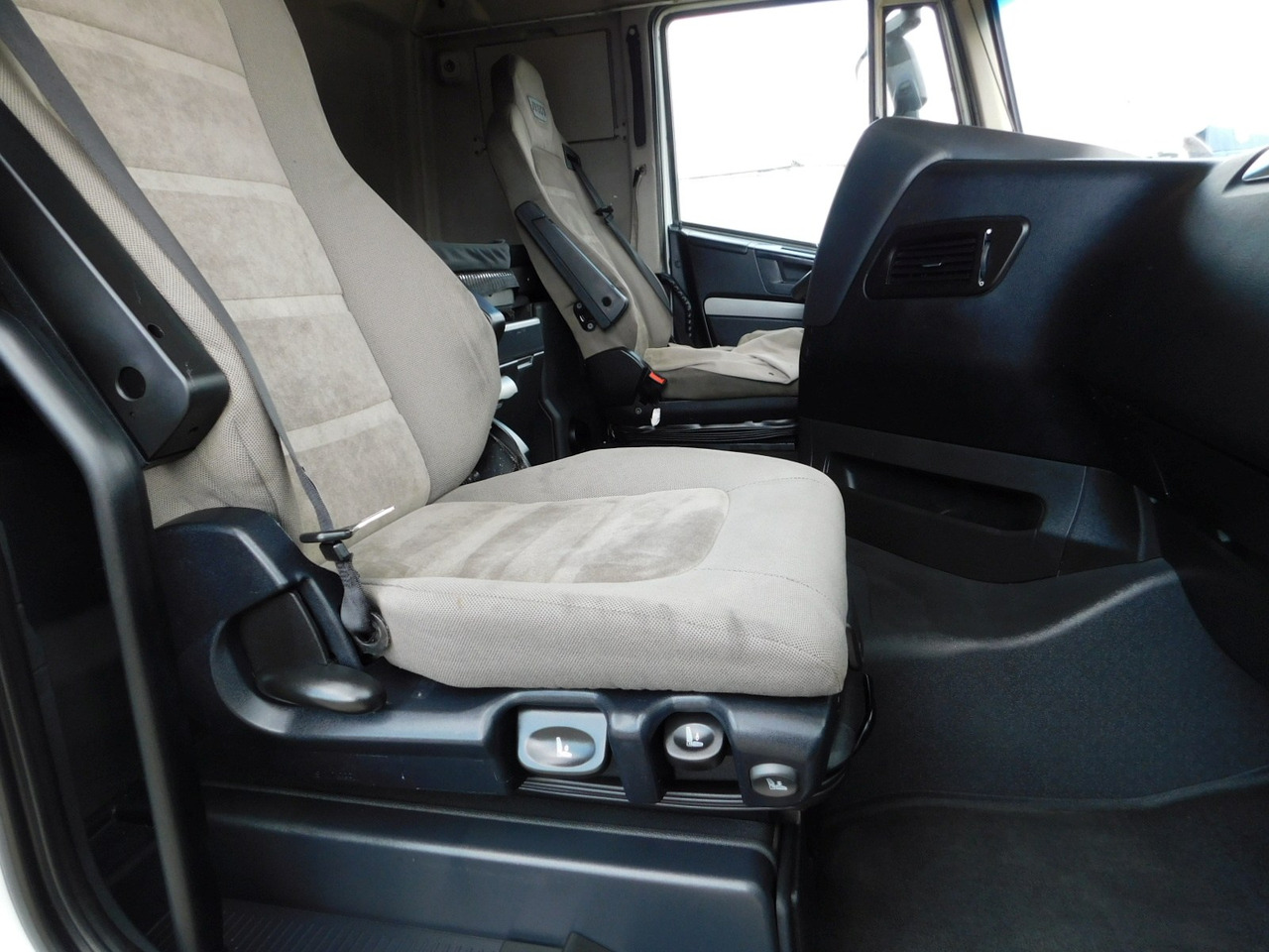 Iveco As440tp - Vilkikas: foto 5 Iveco As440tp - Vilkikas: foto 5