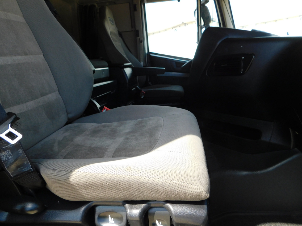 Iveco As440tp - Vilkikas: foto 5 Iveco As440tp - Vilkikas: foto 5