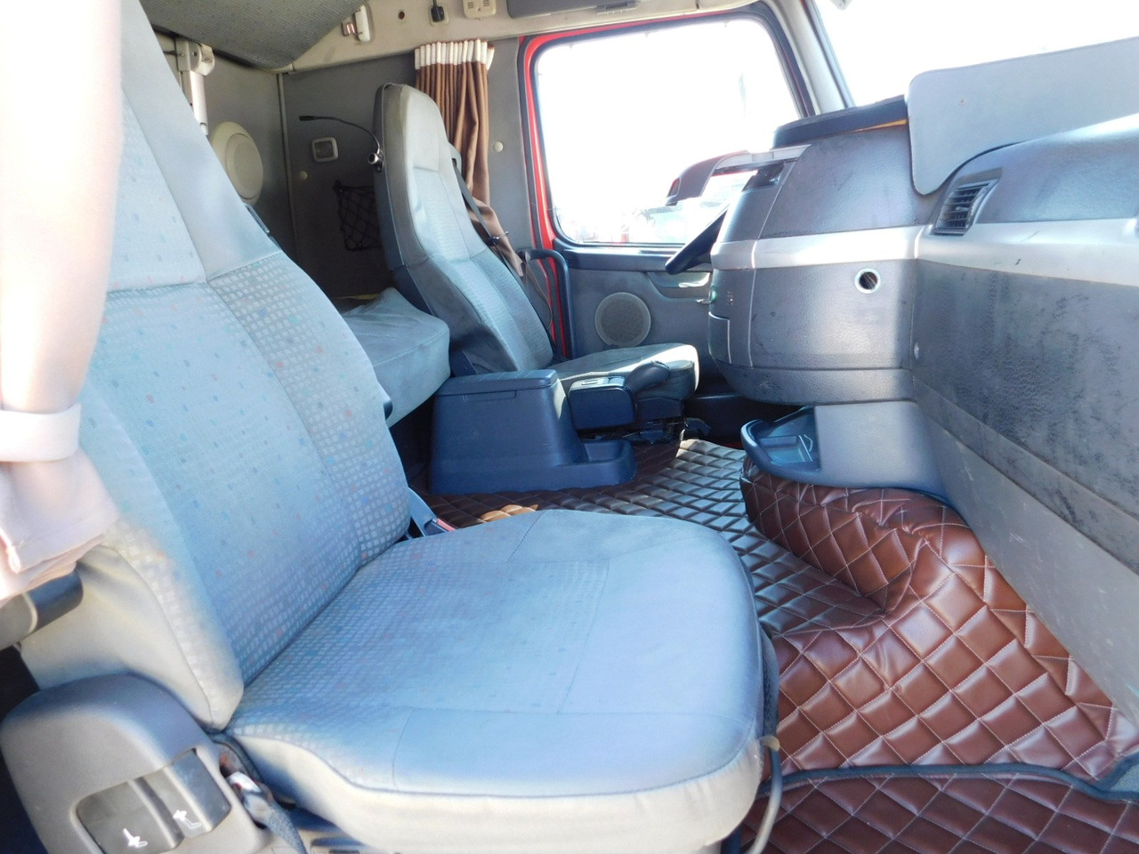 Volvo Fh 12 420 fh42 tb - Vilkikas: foto 5 Volvo Fh 12 420 fh42 tb - Vilkikas: foto 5