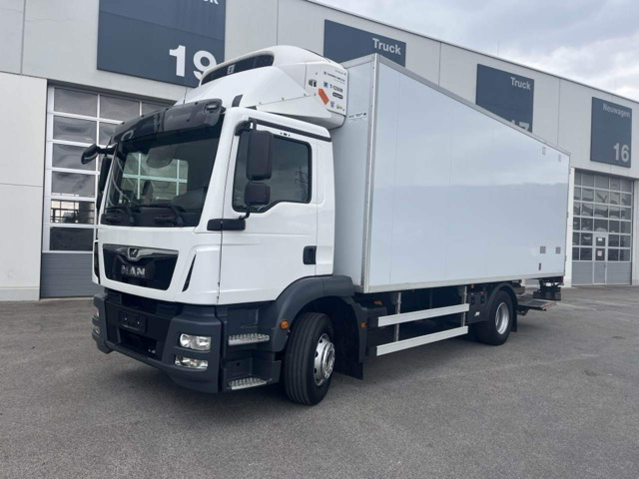 MAN TGM 15.290 4x2 LL Tiefkühler ATP möglich Euro6 - Furgonas šaldytuvas: foto 1 MAN TGM 15.290 4x2 LL Tiefkühler ATP möglich Euro6 - Furgonas šaldytuvas: foto 1