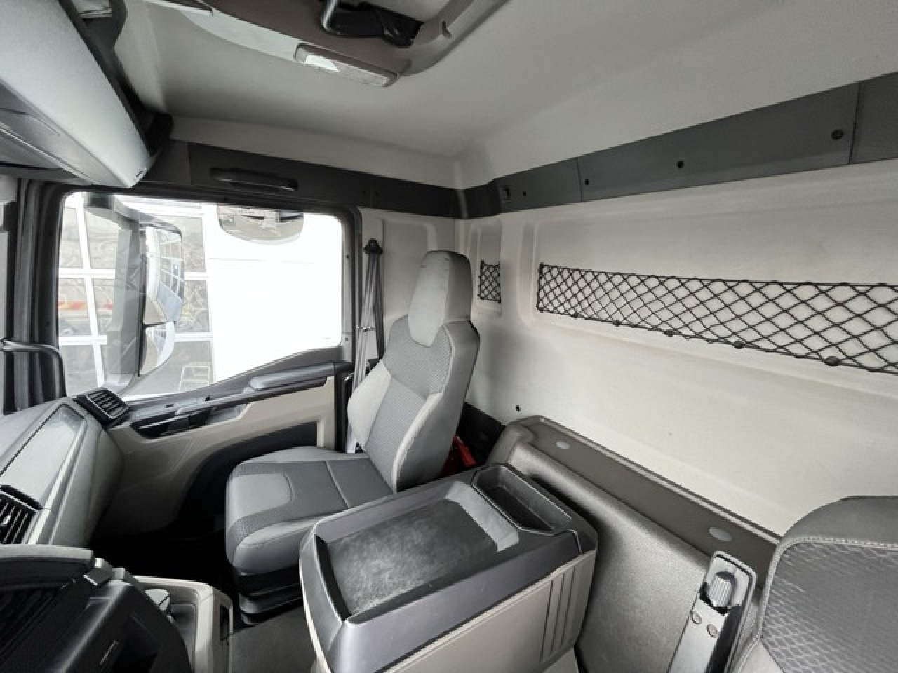 MAN TGS 26.360 6x2-4 LL Euro6 Klima AHK Luftfeder - Važiuoklės sunkvežimis: foto 3 MAN TGS 26.360 6x2-4 LL Euro6 Klima AHK Luftfeder - Važiuoklės sunkvežimis: foto 3