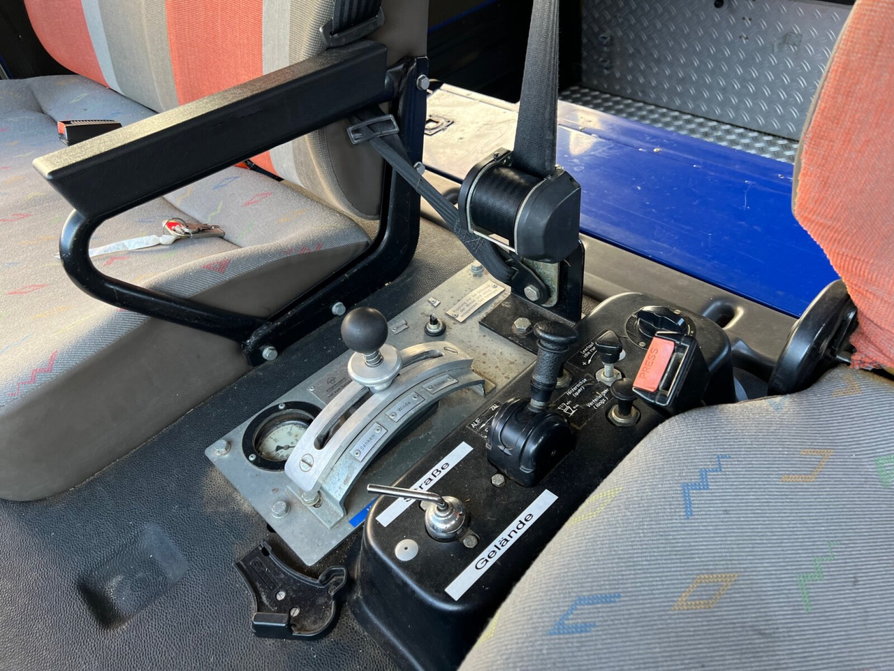 120-23 AW 4x4 Doka 120-23 AW 4x4 Doka, V8-Motor, Mannschaftswagen 16 Sitze, Seilwinde - Gaisrinė mašina: foto 3 120-23 AW 4x4 Doka 120-23 AW 4x4 Doka, V8-Motor, Mannschaftswagen 16 Sitze, Seilwinde - Gaisrinė mašina: foto 3