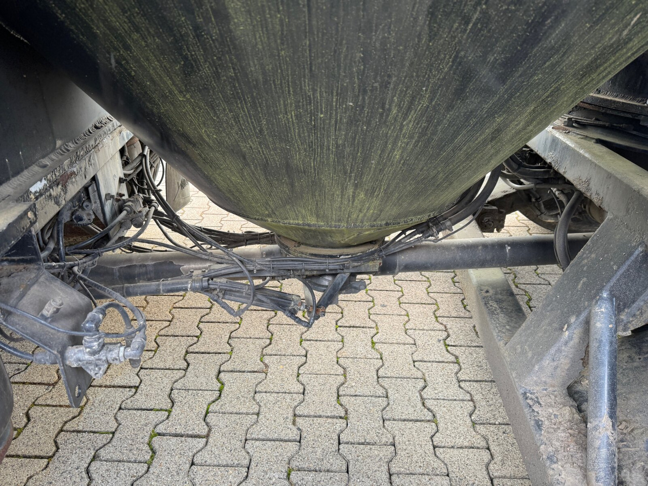 Silo cisterna 97WSL 33-24 Siloauflieger Welgro 97WSL 33-24 Siloauflieger, Lenkachse, 8 Kammern, ca. 51m³: foto 14 Silo cisterna 97WSL 33-24 Siloauflieger Welgro 97WSL 33-24 Siloauflieger, Lenkachse, 8 Kammern, ca. 51m³: foto 14