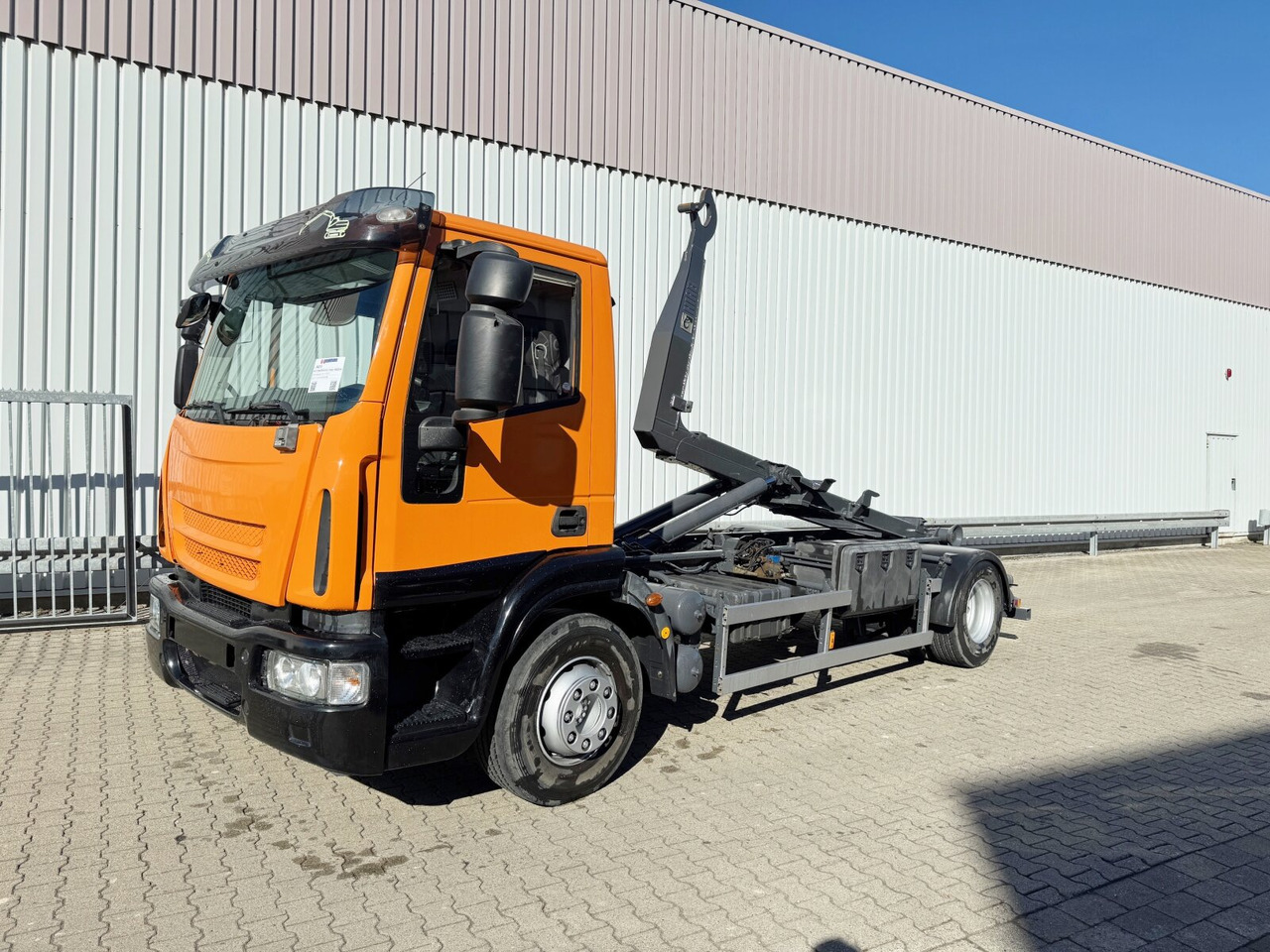 Euro Cargo 160E25 4x2 Euro Cargo 160E25 4x2, HIAB Abroller - Hook-lift sunkvežimis: foto 1 Euro Cargo 160E25 4x2 Euro Cargo 160E25 4x2, HIAB Abroller - Hook-lift sunkvežimis: foto 1