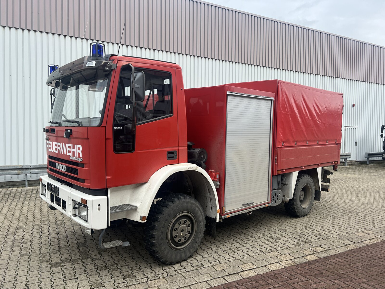 FF 95 E 18 4x4 FF 95 E 18 4x4, Feuerwehr - Greitosios pagalbos automobilis: foto 1 FF 95 E 18 4x4 FF 95 E 18 4x4, Feuerwehr - Greitosios pagalbos automobilis: foto 1