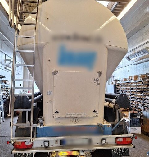 Feldbinder EUT 38.3-3 EUT 38.3-3, Liftachse, 3 Kammern, ca. 38.000l - Silo cisterna: foto 3 Feldbinder EUT 38.3-3 EUT 38.3-3, Liftachse, 3 Kammern, ca. 38.000l - Silo cisterna: foto 3