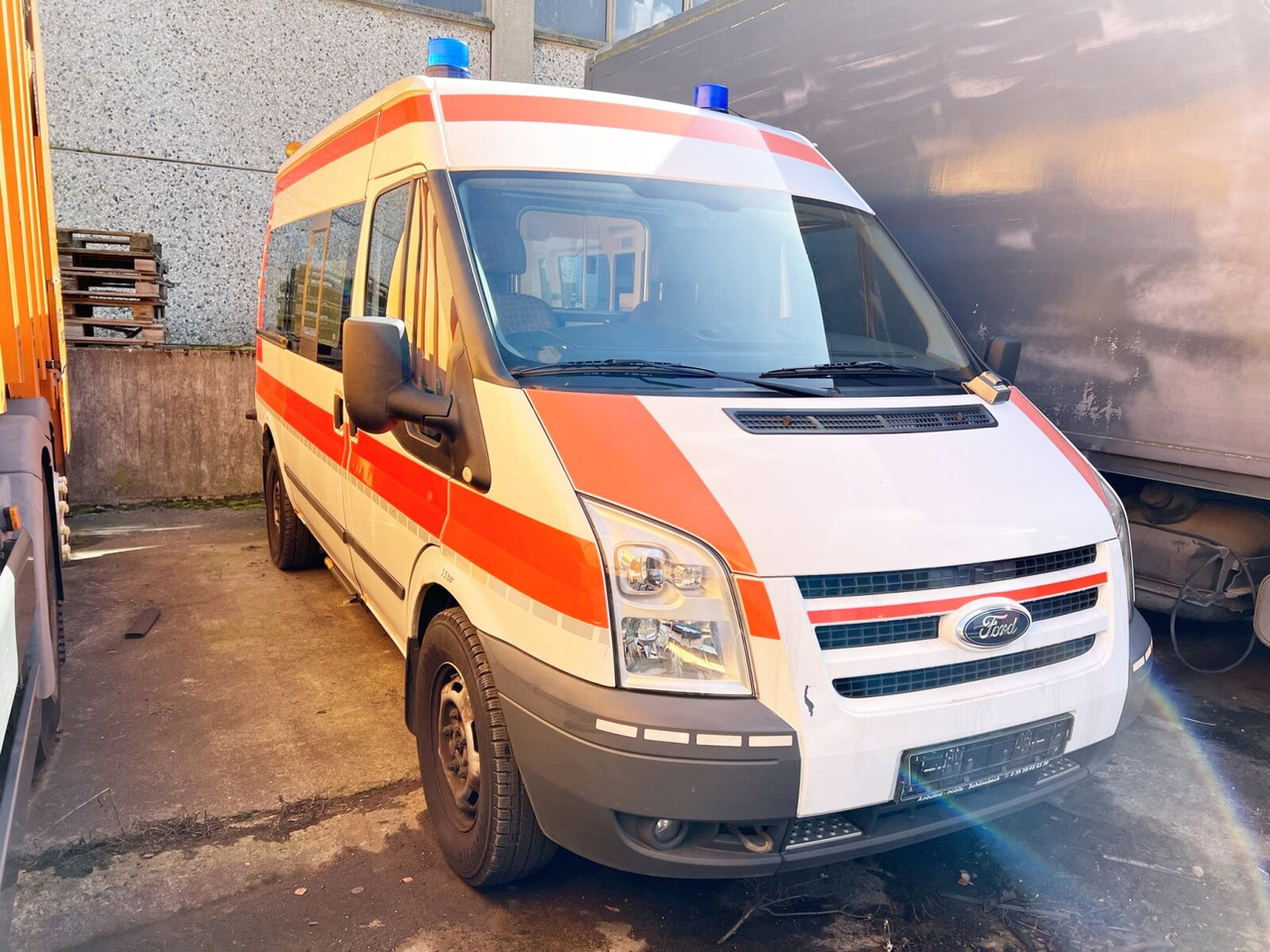 Ford Transit 2.2 TDCI 4x2 Transit 2.2 TDCI 4x2, Krankentransporter - Greitosios pagalbos automobilis: foto 5 Ford Transit 2.2 TDCI 4x2 Transit 2.2 TDCI 4x2, Krankentransporter - Greitosios pagalbos automobilis: foto 5