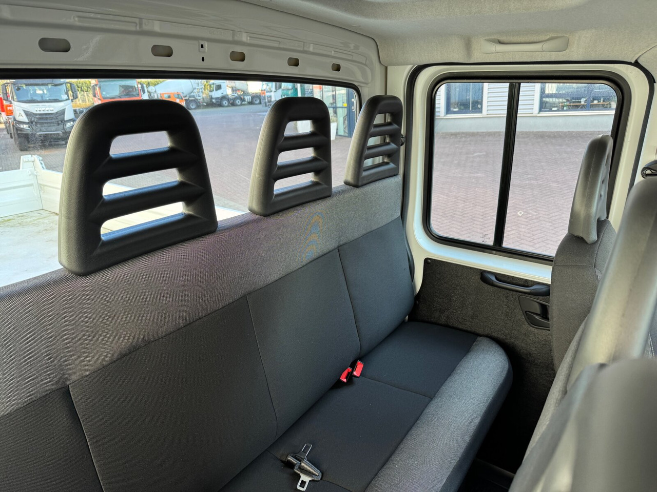 Iveco Daily 70C18 Doka 4x2 Daily 70C18 Doka 4x2 - Savivartis sunkvežimis: foto 5 Iveco Daily 70C18 Doka 4x2 Daily 70C18 Doka 4x2 - Savivartis sunkvežimis: foto 5