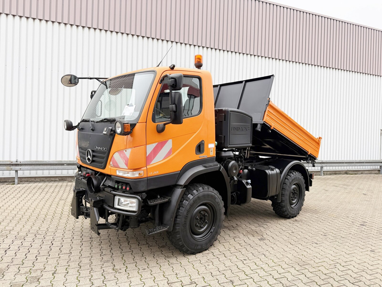 Unimog U 20 4x4 U 20 4x4, Kipper, Zapfwelle, Winterdienstausstattung, 2x AHK - Komercinis automobilis: foto 1 Unimog U 20 4x4 U 20 4x4, Kipper, Zapfwelle, Winterdienstausstattung, 2x AHK - Komercinis automobilis: foto 1
