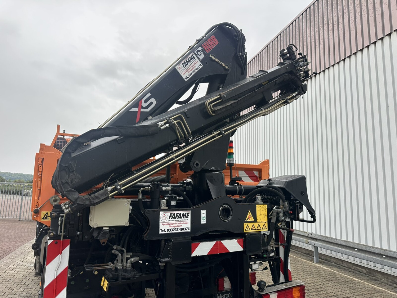 Unimog U500 4x4 U500 4x4 405/40 mit Heckkran Hiab 077-1 HiDuo, absattelbar, Funk - Komercinis automobilis: foto 3 Unimog U500 4x4 U500 4x4 405/40 mit Heckkran Hiab 077-1 HiDuo, absattelbar, Funk - Komercinis automobilis: foto 3