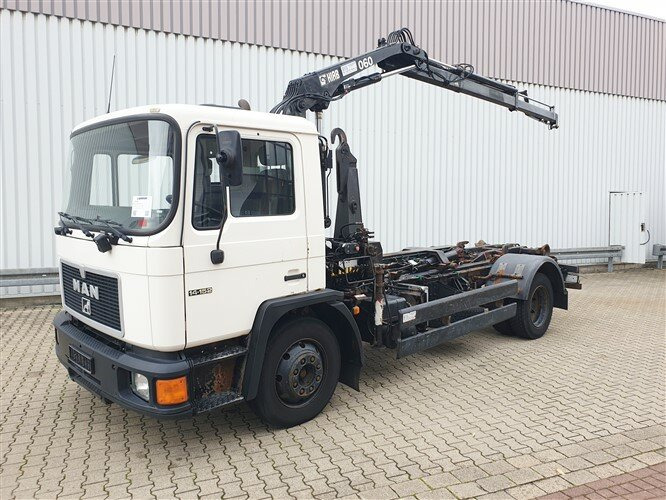 MAN 14.152 F 4x2 BB 14.152 F 4x2 BB mit Kran Hiab 060-2 - Hook-lift sunkvežimis, Sunkvežimis su kranu: foto 1 MAN 14.152 F 4x2 BB 14.152 F 4x2 BB mit Kran Hiab 060-2 - Hook-lift sunkvežimis, Sunkvežimis su kranu: foto 1