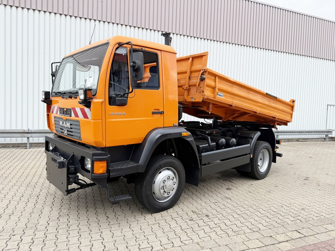 MAN 14.225 LAK 4x4 BB 14.225 LAK 4x4 BB, Winterdienstausstattung - Savivartis sunkvežimis: foto 1 MAN 14.225 LAK 4x4 BB 14.225 LAK 4x4 BB, Winterdienstausstattung - Savivartis sunkvežimis: foto 1