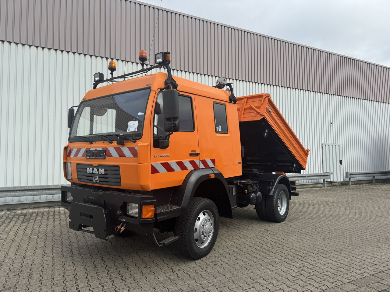 MAN 14.225 LAK 4x4 BB Doka 14.225 LAK 4x4 BB Doka, Winterdienstausstattung - Savivartis sunkvežimis: foto 1 MAN 14.225 LAK 4x4 BB Doka 14.225 LAK 4x4 BB Doka, Winterdienstausstattung - Savivartis sunkvežimis: foto 1
