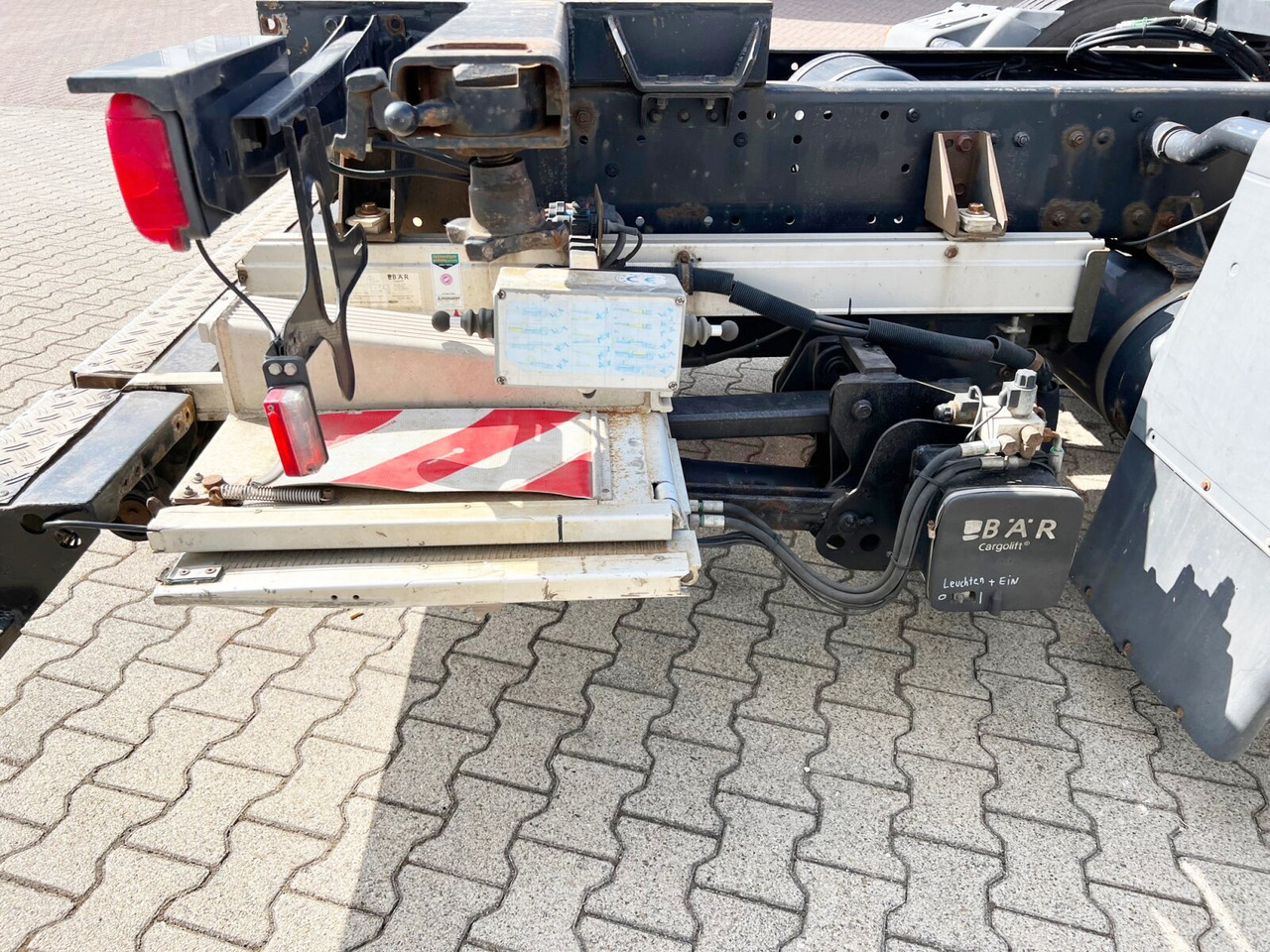 Konteineris-vežimus/ Sukeisti kūną sunkvežimis MAN TGA 26.440 6X2-2 LL TGA 26.440 6X2-2 LL, Intarder, Liftachse, LBW BÄR unterfaltbar: foto 10