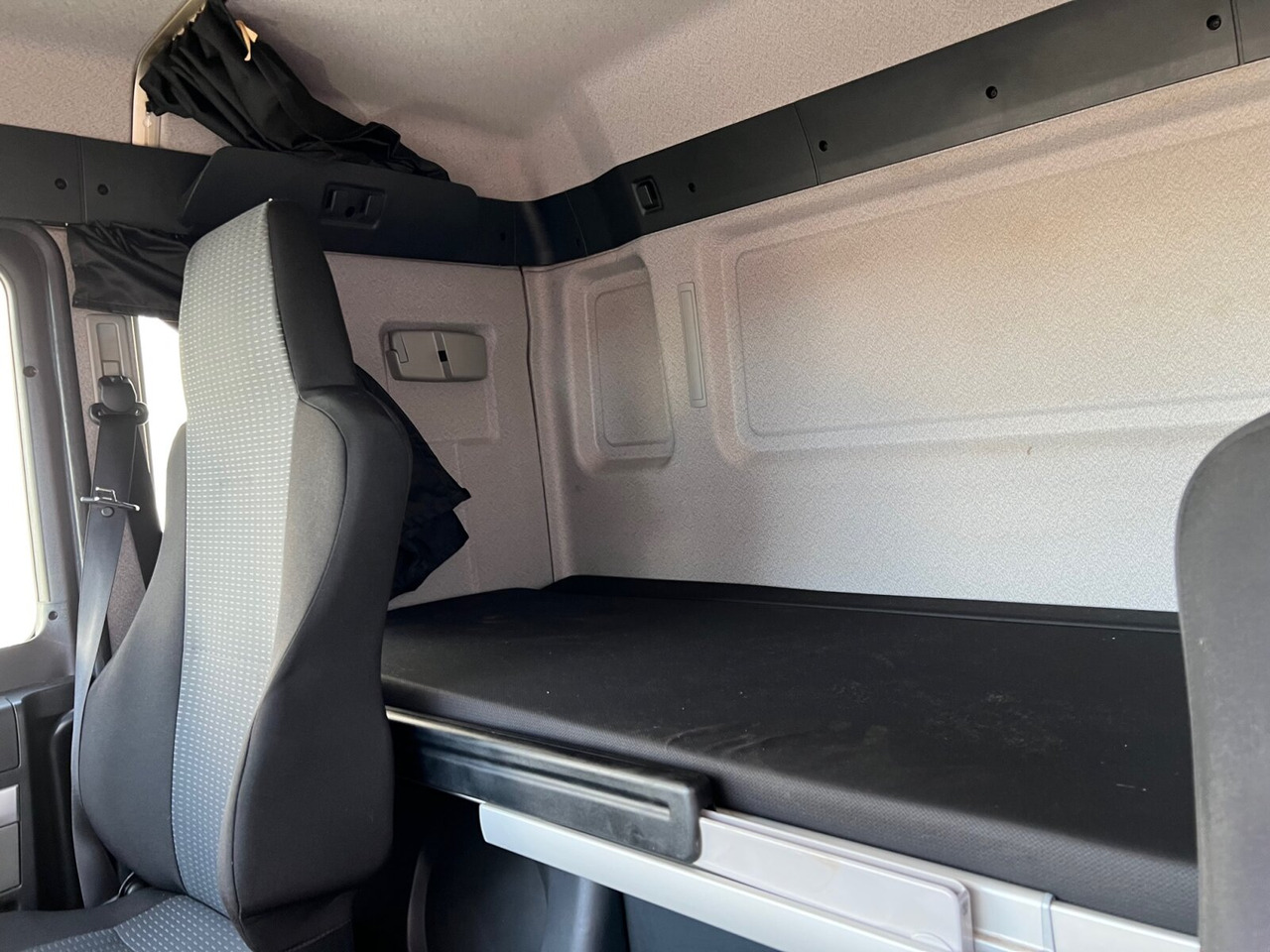 Furgonas sunkvežimis MAN TGL 12.220 4X2 BL TGL 12.220 4X2 BL mit Dhollandia LBW: foto 6