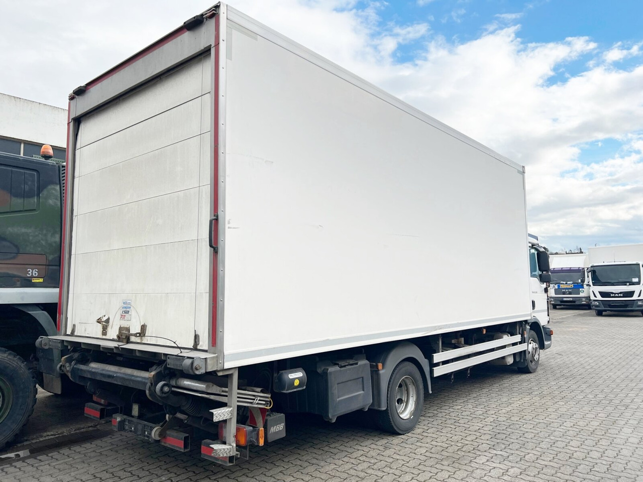 MAN TGL 12.220 4X2 BL mit Motorschaden TGL 12.220 4X2 BL mit Motorschaden, Tiefkühlkoffer, Thermoking, Rolltor, unterfaltbare MBB LBW - Refrižeratorius sunkvežimis: foto 3 MAN TGL 12.220 4X2 BL mit Motorschaden TGL 12.220 4X2 BL mit Motorschaden, Tiefkühlkoffer, Thermoking, Rolltor, unterfaltbare MBB LBW - Refrižeratorius sunkvežimis: foto 3