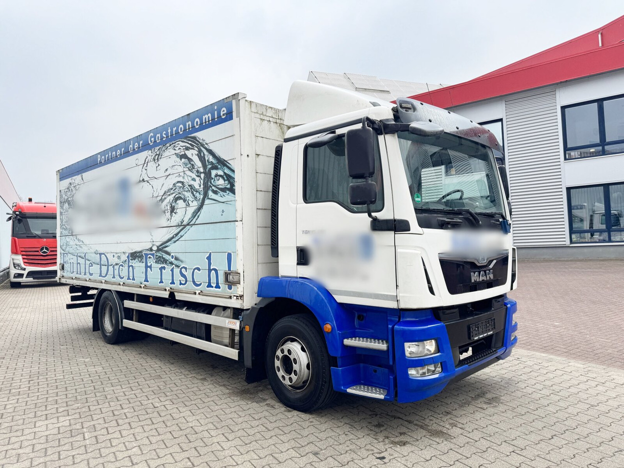Furgonas sunkvežimis MAN TGM 15.250 4x2 LL TGM 15.250 4x2 LL, Getränkekoffer, Navi: foto 9 Furgonas sunkvežimis MAN TGM 15.250 4x2 LL TGM 15.250 4x2 LL, Getränkekoffer, Navi: foto 9