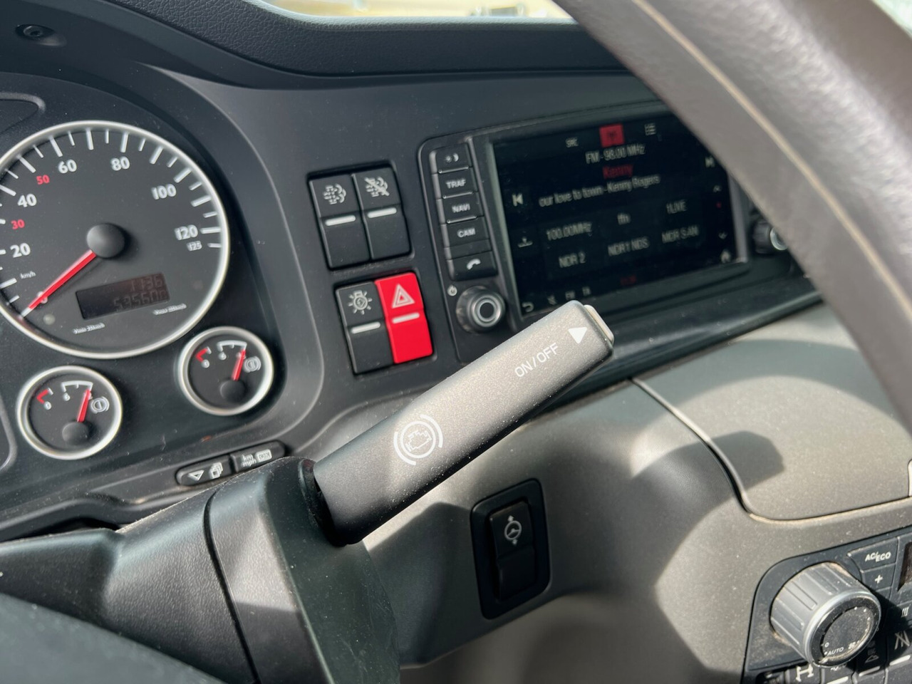 MAN TGS 26.360/400 6x2-4 BL TGS 26.360/400 6x2-4 BL, Lenk-/Lift, Kran Atlas AK 206.3E A5, Funk - Hook-lift sunkvežimis, Sunkvežimis su kranu: foto 2 MAN TGS 26.360/400 6x2-4 BL TGS 26.360/400 6x2-4 BL, Lenk-/Lift, Kran Atlas AK 206.3E A5, Funk - Hook-lift sunkvežimis, Sunkvežimis su kranu: foto 2