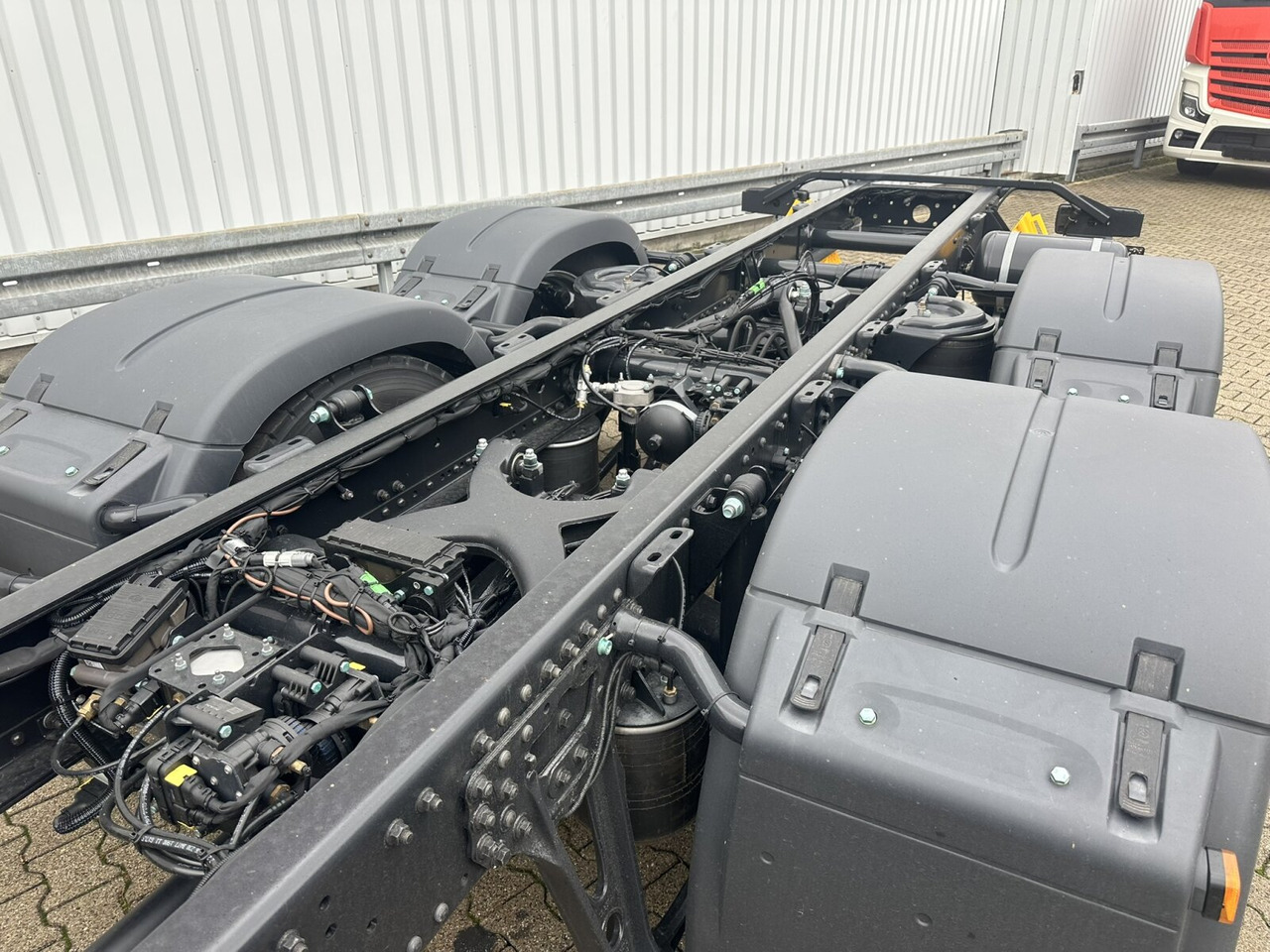 MAN TGS 26.440 6x2-4 LL CH TGS 26.440 6x2-4 LL CH, Lenk-/Liftachse, Navi, LED - Važiuoklės sunkvežimis: foto 4 MAN TGS 26.440 6x2-4 LL CH TGS 26.440 6x2-4 LL CH, Lenk-/Liftachse, Navi, LED - Važiuoklės sunkvežimis: foto 4