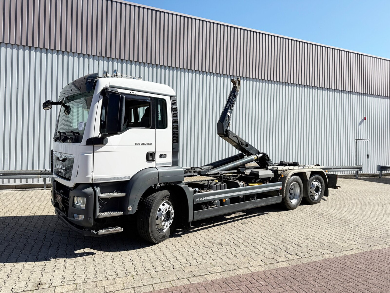 MAN TGS 26.460 6x2-4 BL TGS 26.460 6x2-4 BL, Lenk-/Liftachse, Motorabtrieb - Hook-lift sunkvežimis: foto 1 MAN TGS 26.460 6x2-4 BL TGS 26.460 6x2-4 BL, Lenk-/Liftachse, Motorabtrieb - Hook-lift sunkvežimis: foto 1