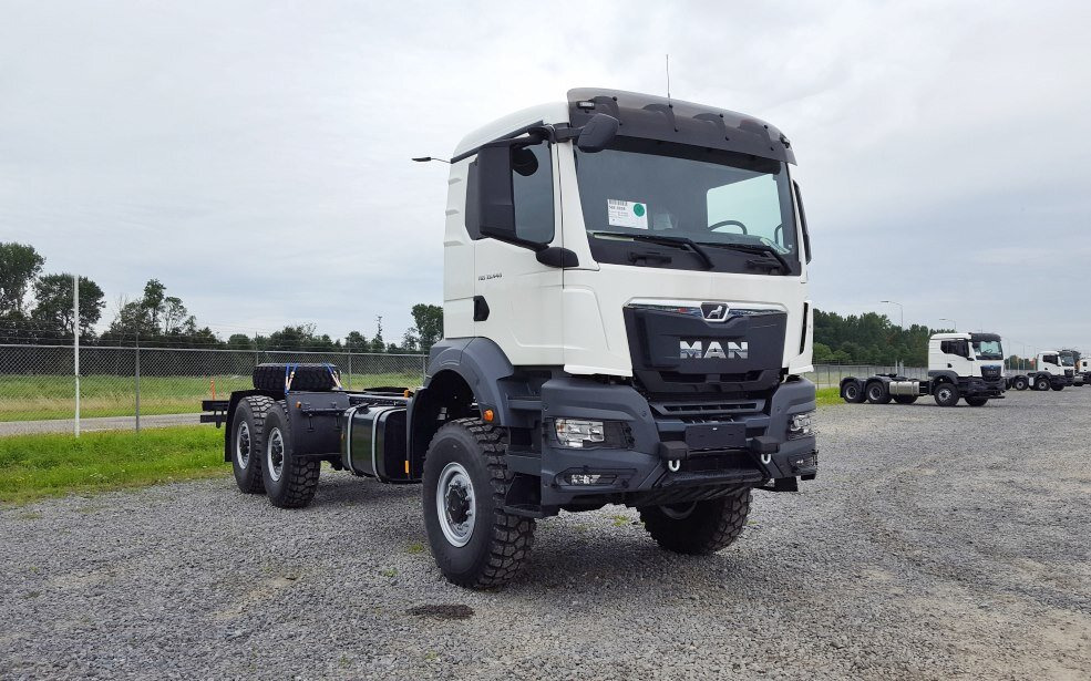 MAN TGS 33.440 6x6 BB CH TGS 33.440 6x6 BB CH, Euro2, Einzelbereifung - Važiuoklės sunkvežimis: foto 3 MAN TGS 33.440 6x6 BB CH TGS 33.440 6x6 BB CH, Euro2, Einzelbereifung - Važiuoklės sunkvežimis: foto 3