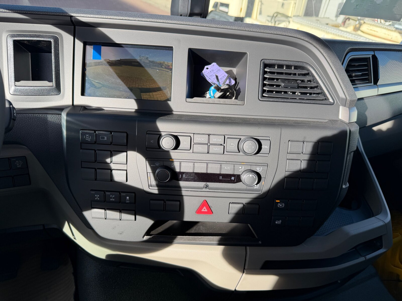 MAN TGS 33.480 6x4 BL CH TGS 33.480 6x4 BL CH, Nebenantrieb - Važiuoklės sunkvežimis: foto 4 MAN TGS 33.480 6x4 BL CH TGS 33.480 6x4 BL CH, Nebenantrieb - Važiuoklės sunkvežimis: foto 4