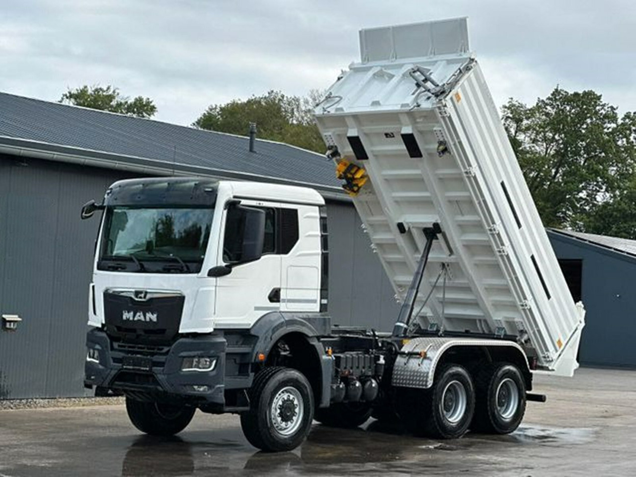 MAN TGS 33.480 6x6 BB CH TGS 33.480 6x6 BB CH, Hohe Bauart, Nebenantrieb - Savivartis sunkvežimis: foto 1 MAN TGS 33.480 6x6 BB CH TGS 33.480 6x6 BB CH, Hohe Bauart, Nebenantrieb - Savivartis sunkvežimis: foto 1
