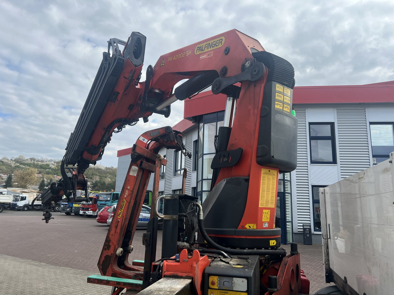 MAN TGS 35.440 8x4 BL TGS 35.440 8x4 BL, Navi, Heckkran Palfinger PK42002 SH-F + Jip PJ 060 B, 24,9m-730kg, Funk - Sunkvežimis su kranu: foto 2 MAN TGS 35.440 8x4 BL TGS 35.440 8x4 BL, Navi, Heckkran Palfinger PK42002 SH-F + Jip PJ 060 B, 24,9m-730kg, Funk - Sunkvežimis su kranu: foto 2
