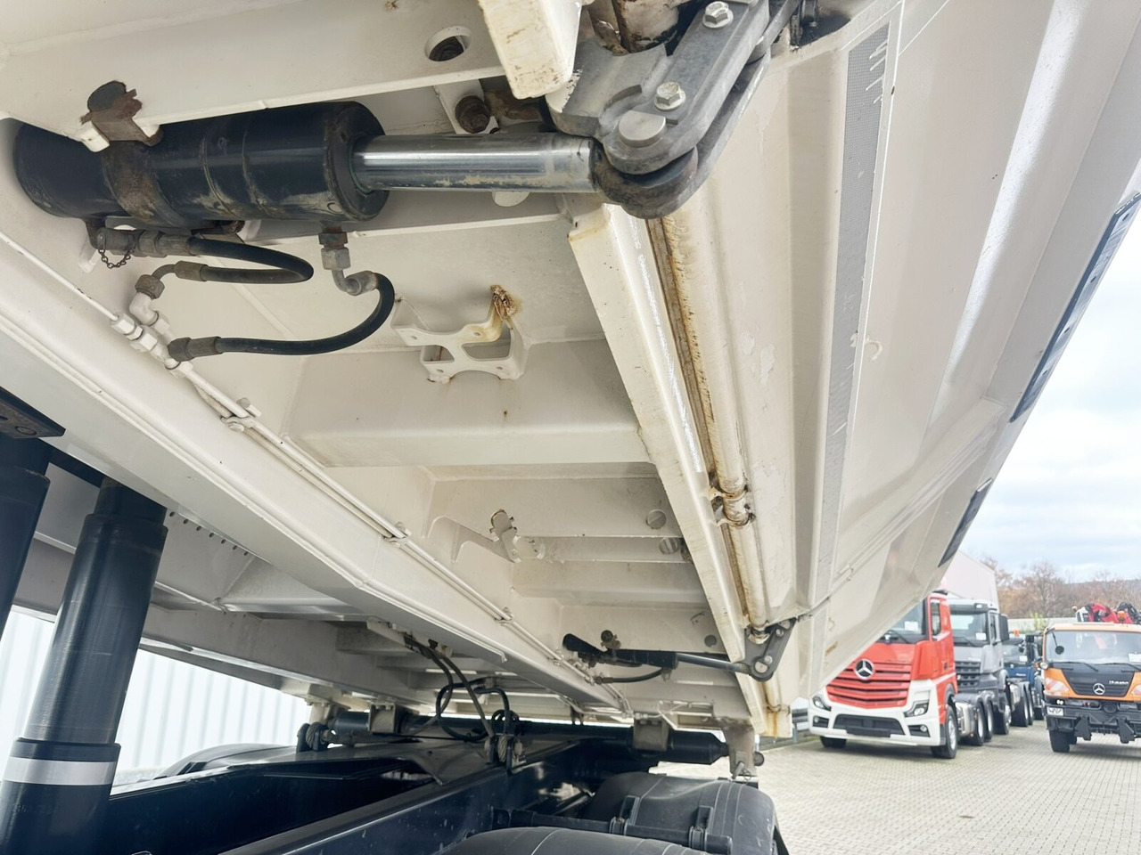 MAN TGS 35.460 8X4 BB TGS 35.460 8X4 BB, Meiller Bordmatik, Rollplane, 13m³ - Savivartis sunkvežimis: foto 2 MAN TGS 35.460 8X4 BB TGS 35.460 8X4 BB, Meiller Bordmatik, Rollplane, 13m³ - Savivartis sunkvežimis: foto 2