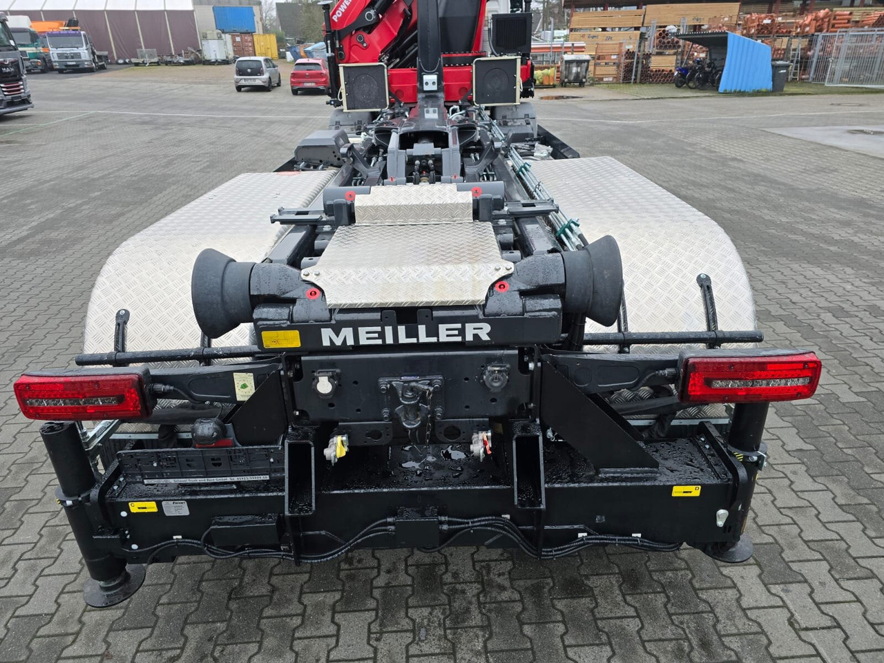 MAN TGS 35.480 8X4 BL TGS 35.480 8X4 BL, Intarder, Kran HMF 3220-K6, 4-fach Abstützung, Funk - Hook-lift sunkvežimis, Sunkvežimis su kranu: foto 4 MAN TGS 35.480 8X4 BL TGS 35.480 8X4 BL, Intarder, Kran HMF 3220-K6, 4-fach Abstützung, Funk - Hook-lift sunkvežimis, Sunkvežimis su kranu: foto 4