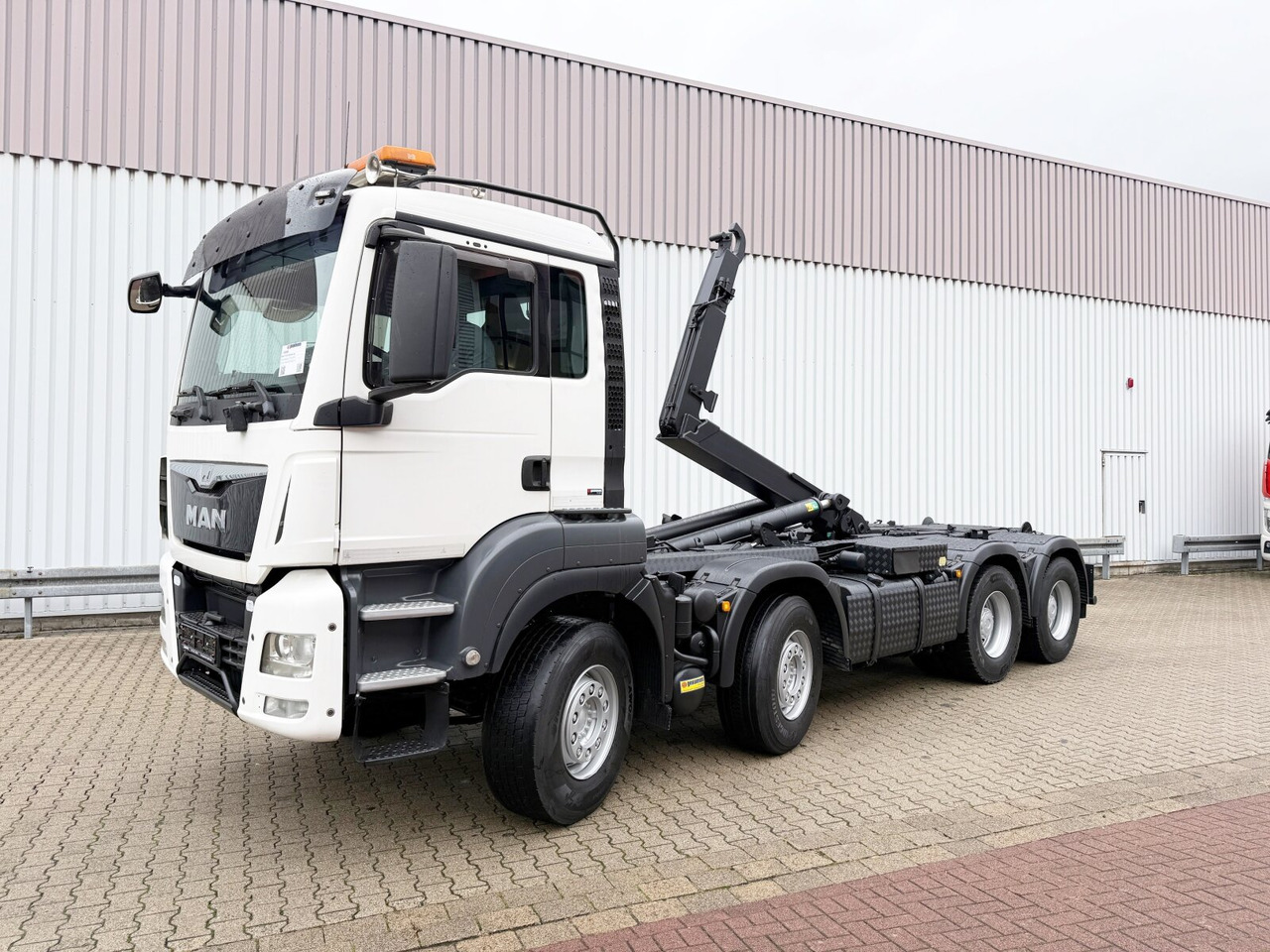 MAN TGS 35.480 8x4 BL TGS 35.480 8x4 BL, PriTarder, Navi - Hook-lift sunkvežimis: foto 1 MAN TGS 35.480 8x4 BL TGS 35.480 8x4 BL, PriTarder, Navi - Hook-lift sunkvežimis: foto 1