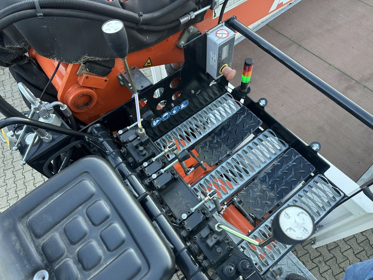 MAN TGX 26.470 6x2-4 BL TGX 26.470 6x2-4 BL, Lenk-/Liftachse, Retarder, Navi, Heckkran Atlas AK 170.2-A2 - Sunkvežimis su kranu, Platforminis/ Bortinis sunkvežimis: foto 2 MAN TGX 26.470 6x2-4 BL TGX 26.470 6x2-4 BL, Lenk-/Liftachse, Retarder, Navi, Heckkran Atlas AK 170.2-A2 - Sunkvežimis su kranu, Platforminis/ Bortinis sunkvežimis: foto 2