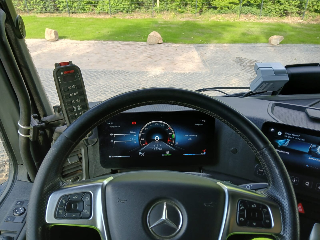Mercedes-Benz Actros 1832 L 4x2 Actros 1832 L 4x2, Navi, MultimediaCockpit, Funk - Nuožulnaus pakėlimo ant platformos sunkvežimis: foto 5 Mercedes-Benz Actros 1832 L 4x2 Actros 1832 L 4x2, Navi, MultimediaCockpit, Funk - Nuožulnaus pakėlimo ant platformos sunkvežimis: foto 5