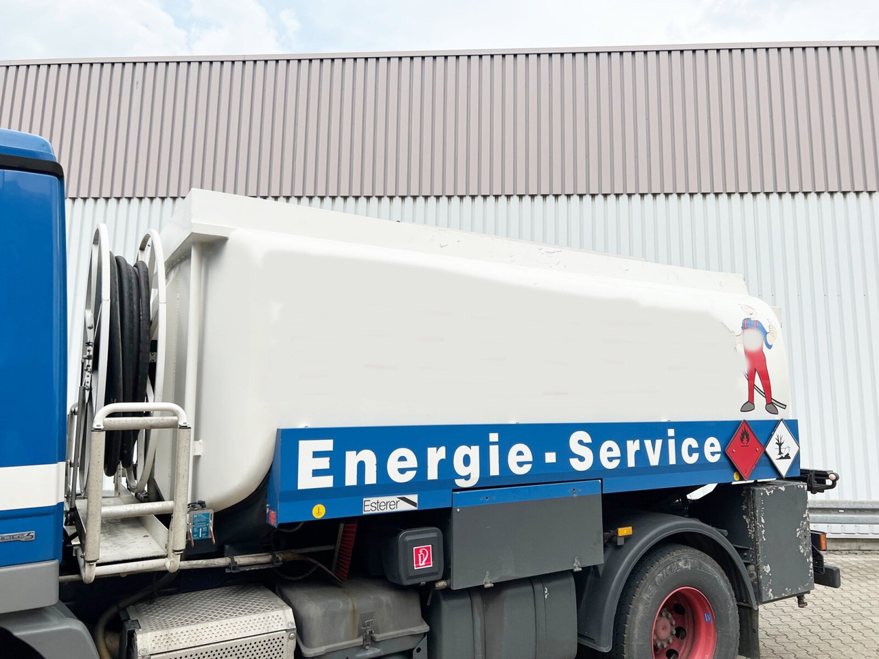 Mercedes-Benz Actros 1841 L 4x2 Actros 1841 L 4x2, Esterer-Tankaufbau, 3 Kammern, 14.000l, ADR - Autocisterna: foto 5 Mercedes-Benz Actros 1841 L 4x2 Actros 1841 L 4x2, Esterer-Tankaufbau, 3 Kammern, 14.000l, ADR - Autocisterna: foto 5