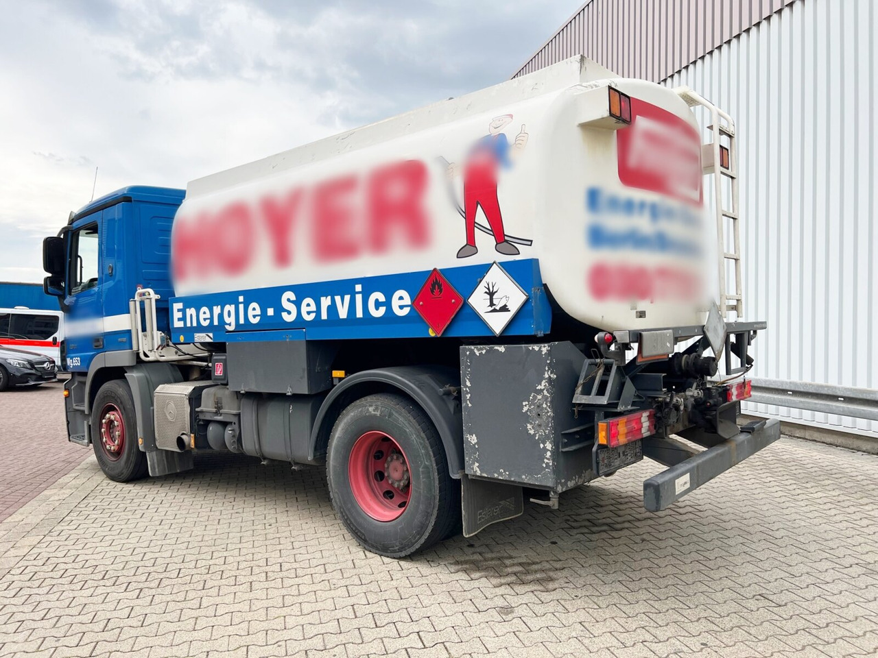 Mercedes-Benz Actros 1841 L 4x2 Actros 1841 L 4x2, Esterer-Tankaufbau, 3 Kammern, 14.000l, ADR - Autocisterna: foto 3 Mercedes-Benz Actros 1841 L 4x2 Actros 1841 L 4x2, Esterer-Tankaufbau, 3 Kammern, 14.000l, ADR - Autocisterna: foto 3