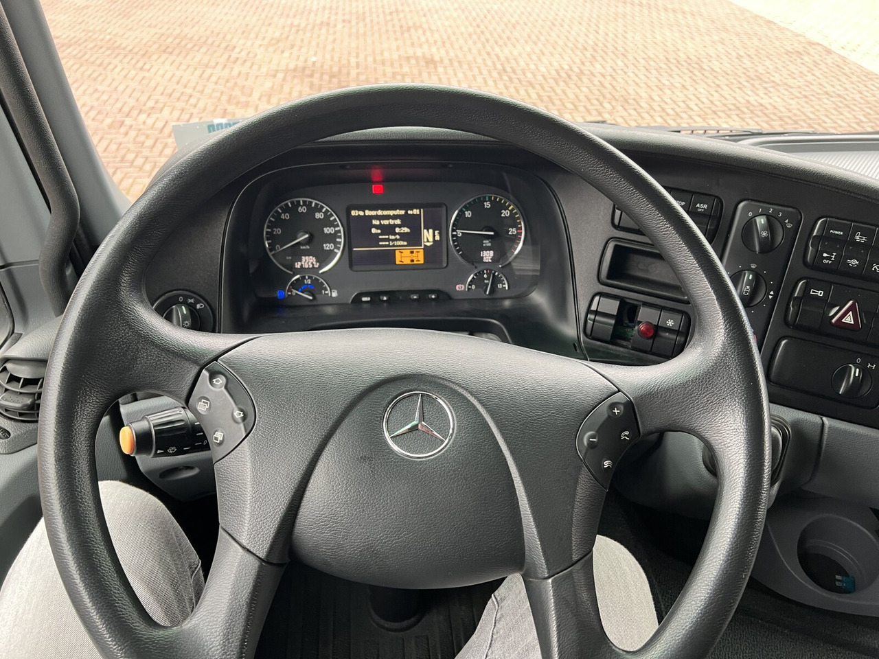 Mercedes-Benz Actros 2532 L 6x2 Actros 2532 L 6x2, Liftachse, LBW Dhollandia - Furgonas sunkvežimis: foto 3 Mercedes-Benz Actros 2532 L 6x2 Actros 2532 L 6x2, Liftachse, LBW Dhollandia - Furgonas sunkvežimis: foto 3
