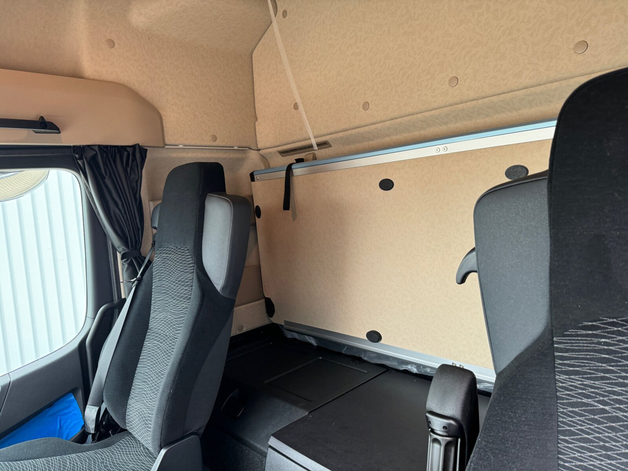 Nauja Važiuoklės sunkvežimis Mercedes-Benz Actros 2545 L 6x2 Actros 2545 L 6x2, Lenk-/Liftachse, StreamSpace, MultimediaCockpit: foto 6 Nauja Važiuoklės sunkvežimis Mercedes-Benz Actros 2545 L 6x2 Actros 2545 L 6x2, Lenk-/Liftachse, StreamSpace, MultimediaCockpit: foto 6