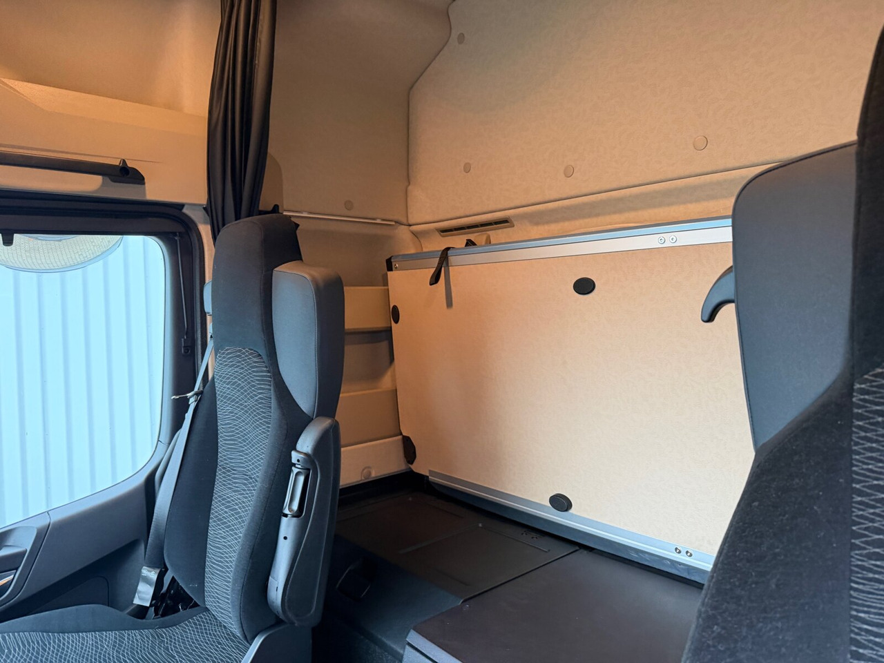 Mercedes-Benz Actros 2546 L 6x2 Actros 2546 L 6x2, Retarder, Lenk-/Liftachse, MultimediaCockpit, StreamSpace - Važiuoklės sunkvežimis: foto 5 Mercedes-Benz Actros 2546 L 6x2 Actros 2546 L 6x2, Retarder, Lenk-/Liftachse, MultimediaCockpit, StreamSpace - Važiuoklės sunkvežimis: foto 5