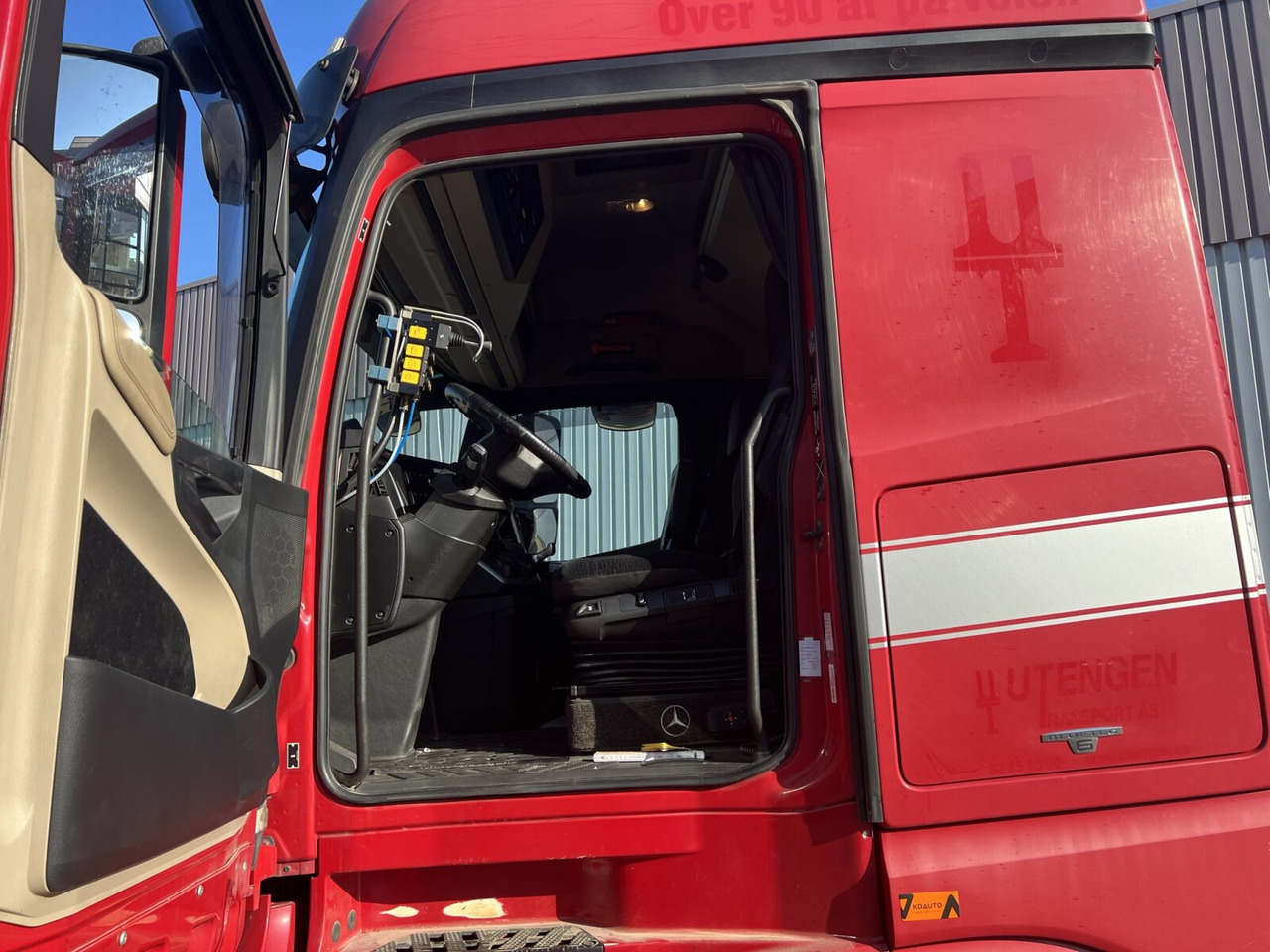 Mercedes-Benz Actros 2551 L 6x2 Actros 2551 L 6x2/46, Retarder, Liftachse, BigSpace, Bi-Xenon - Hook-lift sunkvežimis: foto 5 Mercedes-Benz Actros 2551 L 6x2 Actros 2551 L 6x2/46, Retarder, Liftachse, BigSpace, Bi-Xenon - Hook-lift sunkvežimis: foto 5