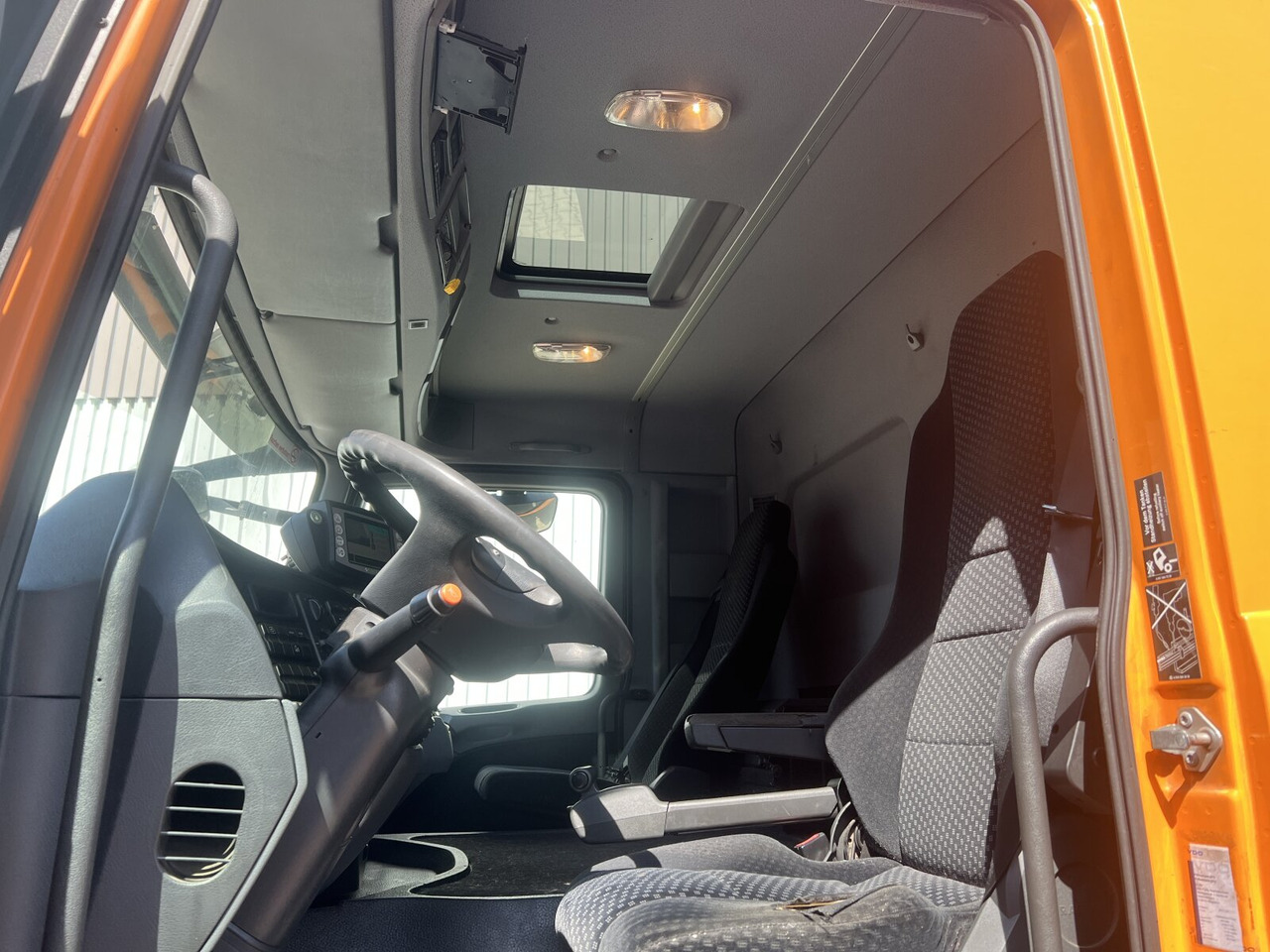 Mercedes-Benz Actros 2641/48 L 6x4 Actros 2641/48 L 6x4, Seilabroller, Haller Lotos, Zöller Schüttung - Šiukšliavežis: foto 5 Mercedes-Benz Actros 2641/48 L 6x4 Actros 2641/48 L 6x4, Seilabroller, Haller Lotos, Zöller Schüttung - Šiukšliavežis: foto 5