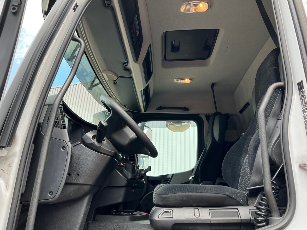 Mercedes-Benz Antos 1840 L 4x2 Antos 1840 L 4x2, Aufnahme für Mitnahmestapler - Tentinis sunkvežimis: foto 4 Mercedes-Benz Antos 1840 L 4x2 Antos 1840 L 4x2, Aufnahme für Mitnahmestapler - Tentinis sunkvežimis: foto 4