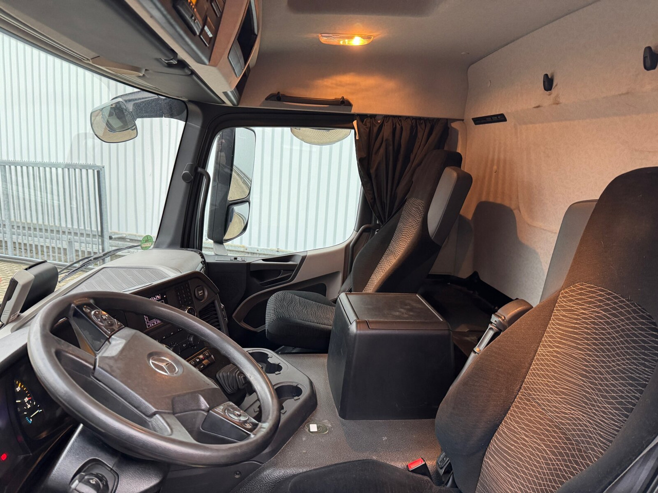Mercedes-Benz Antos 2540 L 6x2 Antos 2540 L 6x2, Lenkachse, HMF 2110-L3 Heckkran - Sunkvežimis su kranu, Platforminis/ Bortinis sunkvežimis: foto 4 Mercedes-Benz Antos 2540 L 6x2 Antos 2540 L 6x2, Lenkachse, HMF 2110-L3 Heckkran - Sunkvežimis su kranu, Platforminis/ Bortinis sunkvežimis: foto 4