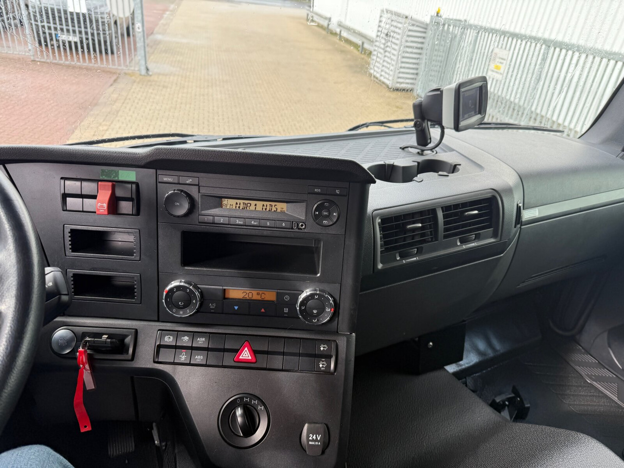 Mercedes-Benz Arocs 1827/30 A 4x4 Arocs 1827/30 A 4x4, mehrfach vorhanden! - Važiuoklės sunkvežimis: foto 2 Mercedes-Benz Arocs 1827/30 A 4x4 Arocs 1827/30 A 4x4, mehrfach vorhanden! - Važiuoklės sunkvežimis: foto 2