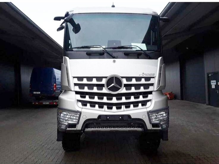 Mercedes-Benz Arocs 2053 A 4x4 Arocs 2053 A 4x4, Grounder, MirrorCam, Multimedia Cockpit, Navi - Važiuoklės sunkvežimis: foto 2 Mercedes-Benz Arocs 2053 A 4x4 Arocs 2053 A 4x4, Grounder, MirrorCam, Multimedia Cockpit, Navi - Važiuoklės sunkvežimis: foto 2