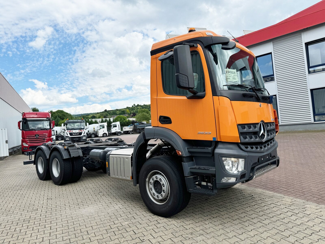 Nauja Važiuoklės sunkvežimis Mercedes-Benz Arocs 2633 6x4 Arocs 2633 6x4, 2x Nebenantrieb: foto 7 Nauja Važiuoklės sunkvežimis Mercedes-Benz Arocs 2633 6x4 Arocs 2633 6x4, 2x Nebenantrieb: foto 7