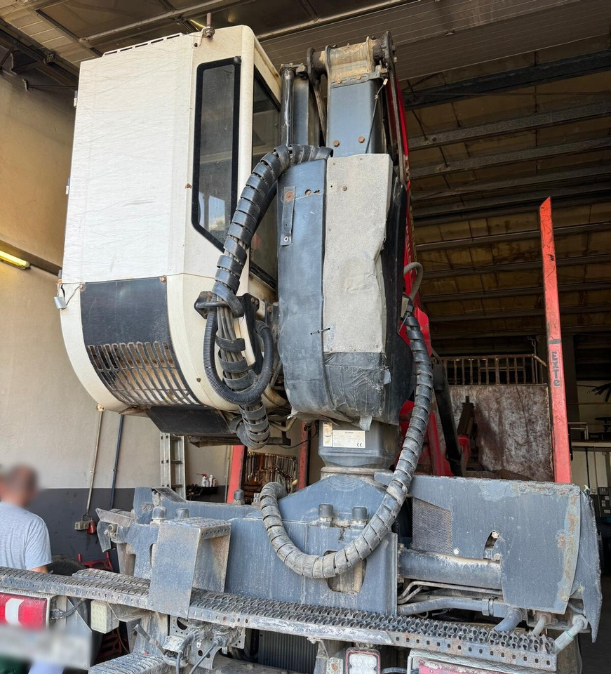 Mercedes-Benz Arocs 2648 6x4 Arocs 2648 6x4 mit Heckkran Epsilon M12Z83, Krankabine - Miškovežis, Sunkvežimis su kranu: foto 4 Mercedes-Benz Arocs 2648 6x4 Arocs 2648 6x4 mit Heckkran Epsilon M12Z83, Krankabine - Miškovežis, Sunkvežimis su kranu: foto 4