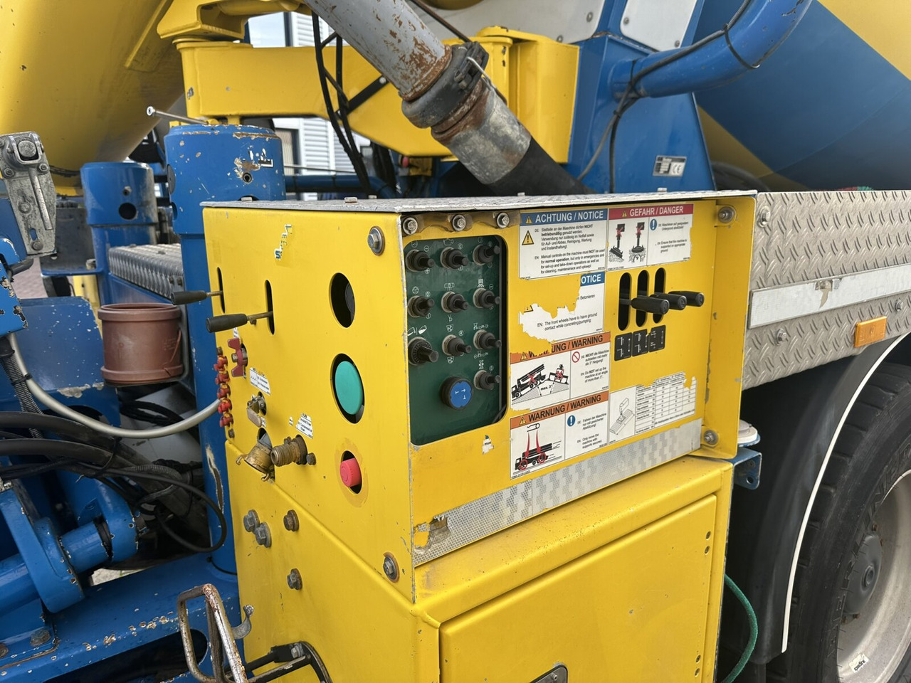 Mercedes-Benz Arocs 3246 B 8x4 Stetter Mischer 7m³, Pumpe 25m Arocs 3246 B 8x4 Stetter Mischer 7m³, Pumpe 25m - Betonvežis: foto 3 Mercedes-Benz Arocs 3246 B 8x4 Stetter Mischer 7m³, Pumpe 25m Arocs 3246 B 8x4 Stetter Mischer 7m³, Pumpe 25m - Betonvežis: foto 3