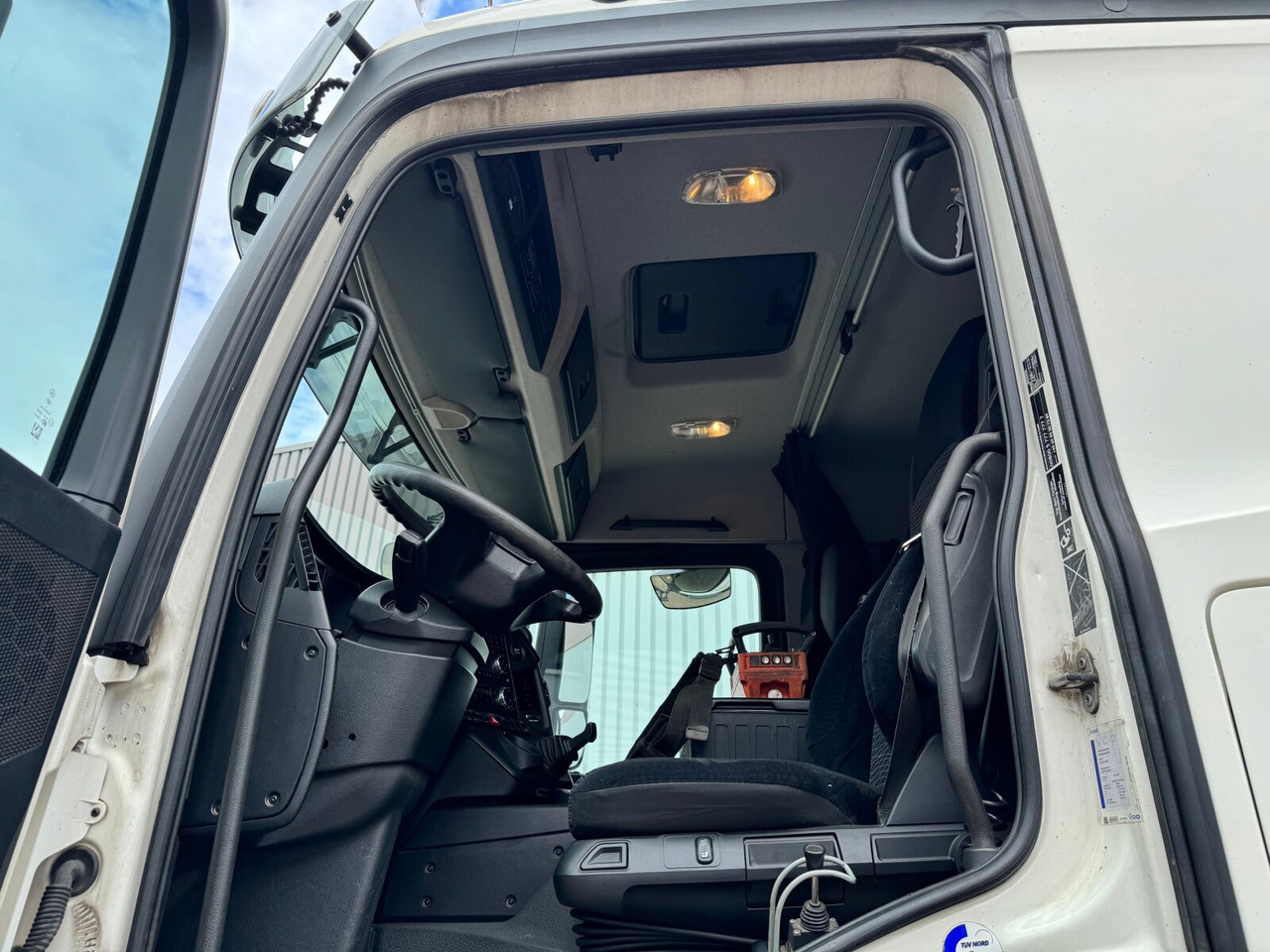Mercedes-Benz Arocs 3351 AK 6x6 Arocs 3351 AK 6x6, Retarder, Navi, Grounder, Kran Atlas AK 190.2E, Funk - Hook-lift sunkvežimis, Sunkvežimis su kranu: foto 5 Mercedes-Benz Arocs 3351 AK 6x6 Arocs 3351 AK 6x6, Retarder, Navi, Grounder, Kran Atlas AK 190.2E, Funk - Hook-lift sunkvežimis, Sunkvežimis su kranu: foto 5